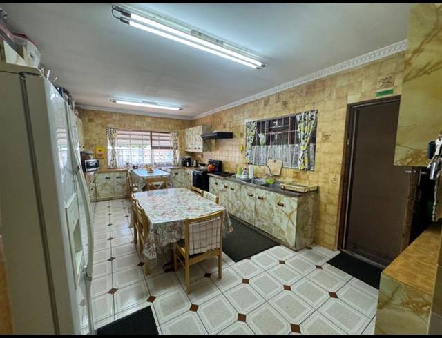 7 BEDROOM HOUSE FOR SALE IN CRAVENBY